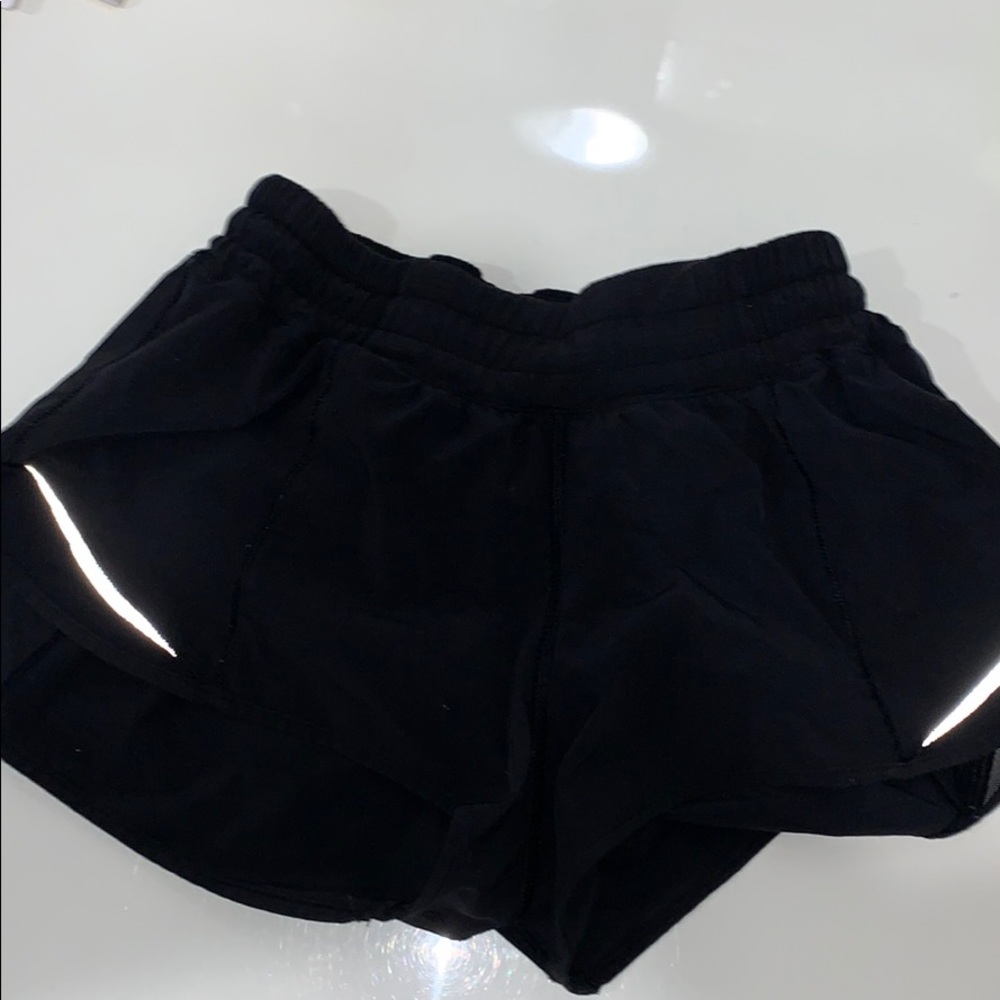 Lululemon hotty hot shorts 2.5 black